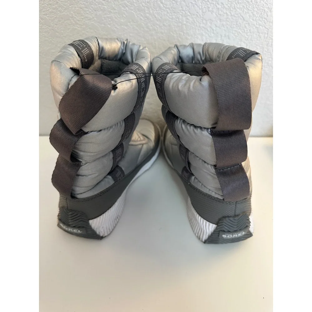 Sorel Women's Out N About Puffy Silver Waterproof Snow Boots Size 6‎